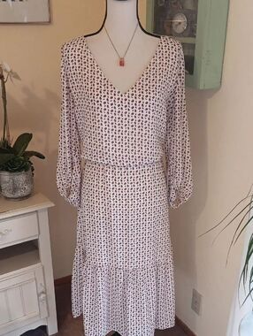 Le Lis Blanc Mini-Floral Midi Dress. Cottagecore.